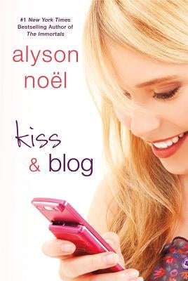Kiss & Blog Paperback St. Martins Press-3PL