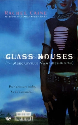 Mass market paperbound book titled Glass Houses by Berkley Books with a cover image featuring a modern house illustration.
