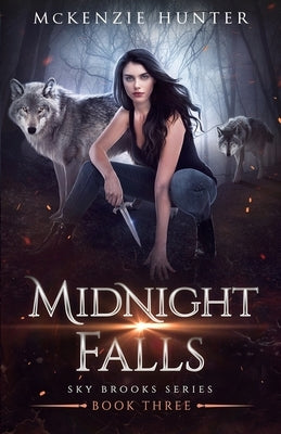 Midnight Falls by Hunter, McKenzie